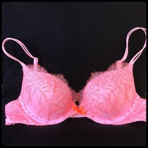Victoria’s Secret very sexy push up bra